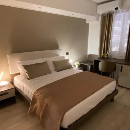 Plaza Ungheria Hotel